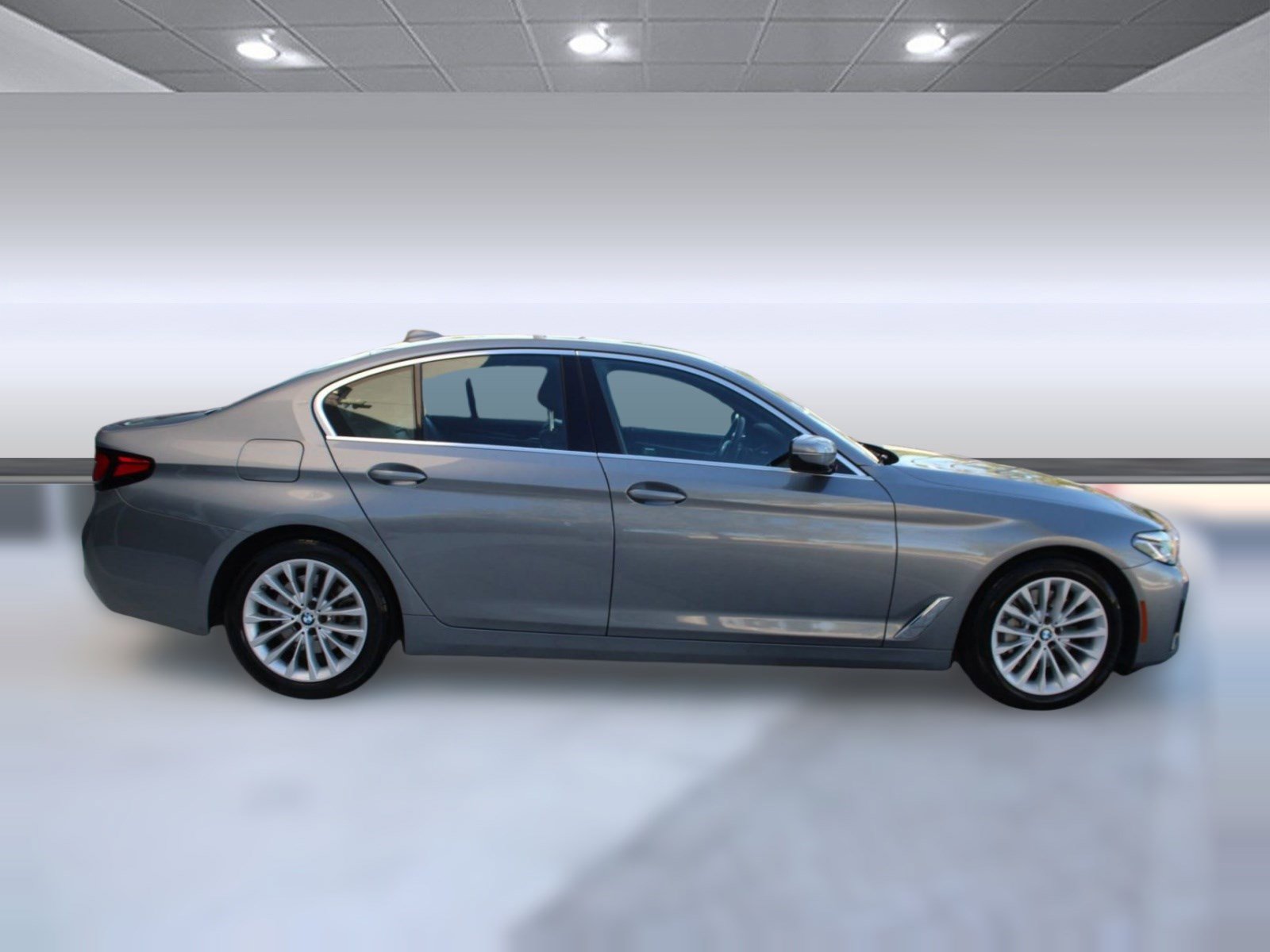 Used 2023 BMW 530i w/ Premium Package image 8