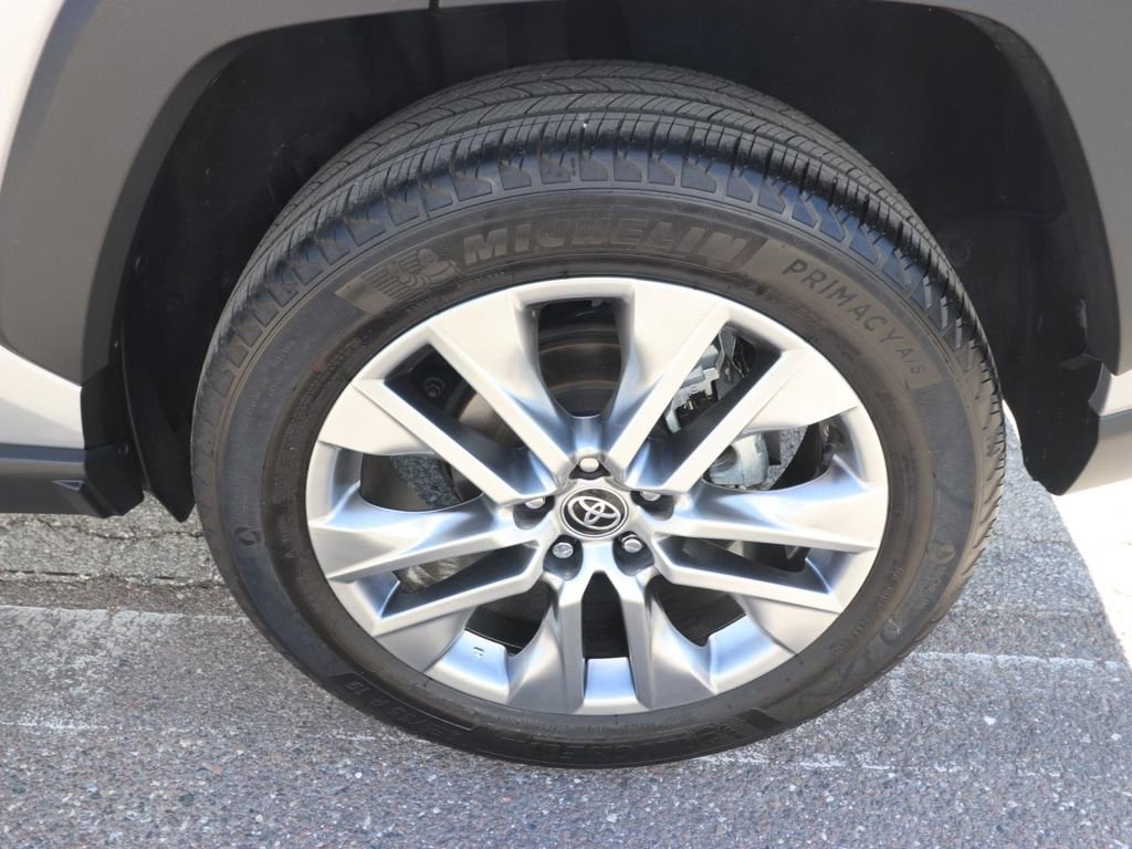 Used 2024 Toyota RAV4 Limited image 24