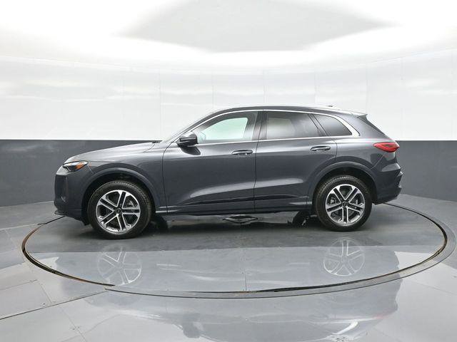 Used 2025 Audi Q5 Premium w/ Convenience Package AWD/4WD image 4