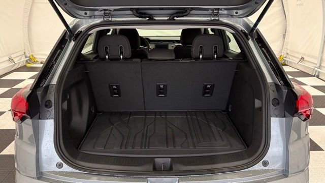 New 2027 Chevrolet Bolt LT w/ Comfort Package FWD image 4