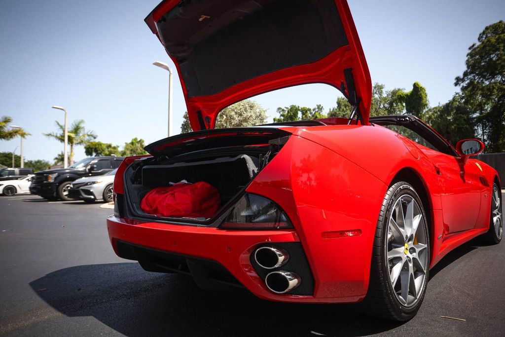 Certified 2013 Ferrari California image 26