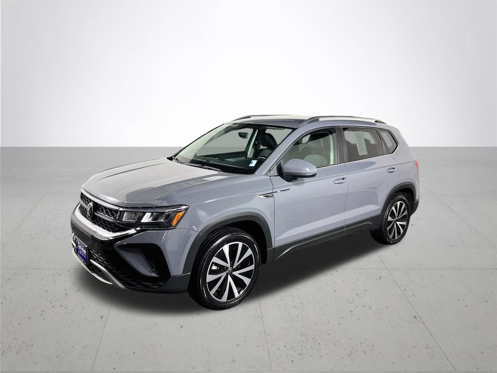 Certified 2022 Volkswagen Taos SE AWD/4WD image 2