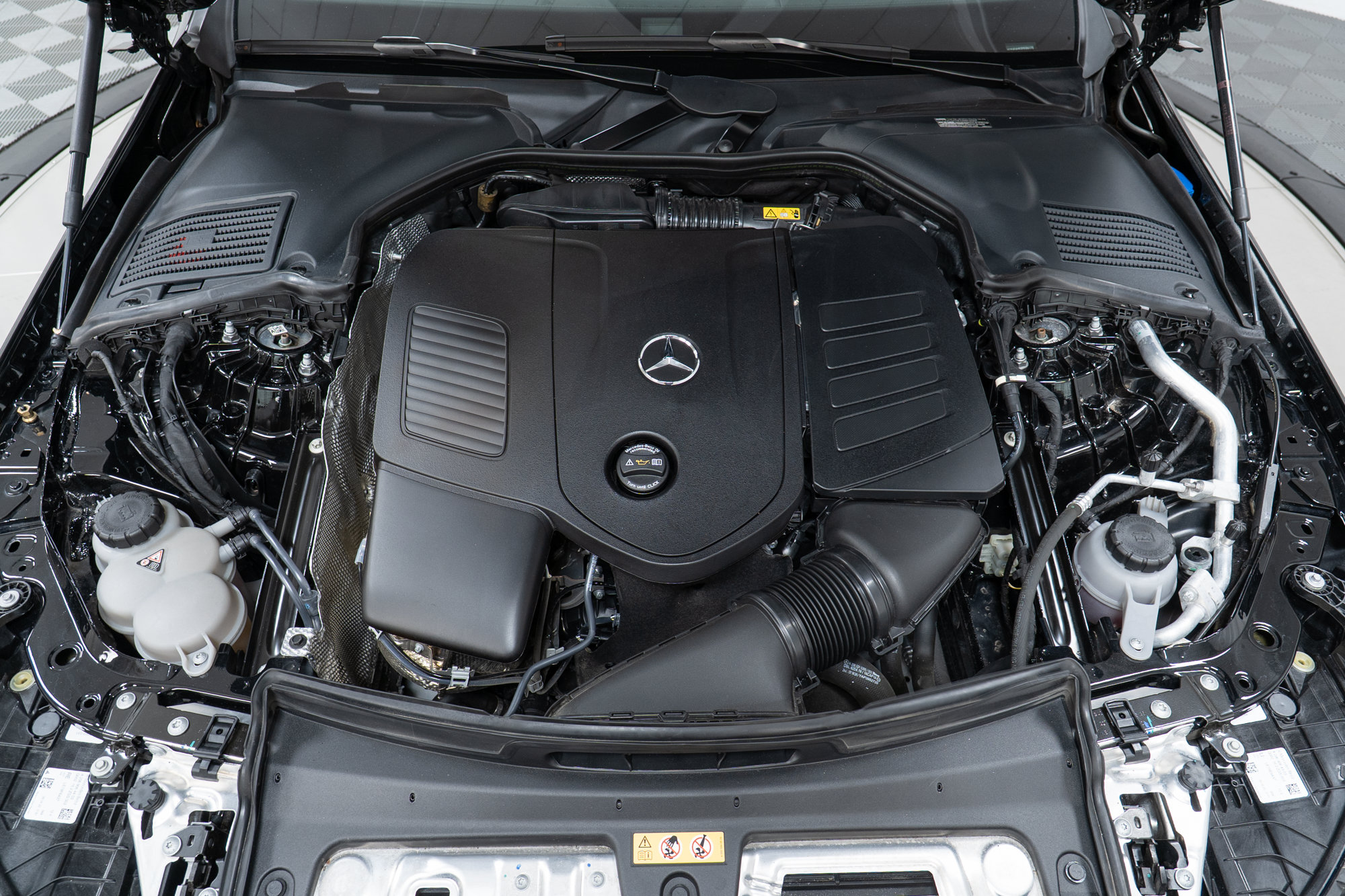 Certified 2023 Mercedes-Benz C 300 4MATIC Sedan image 9