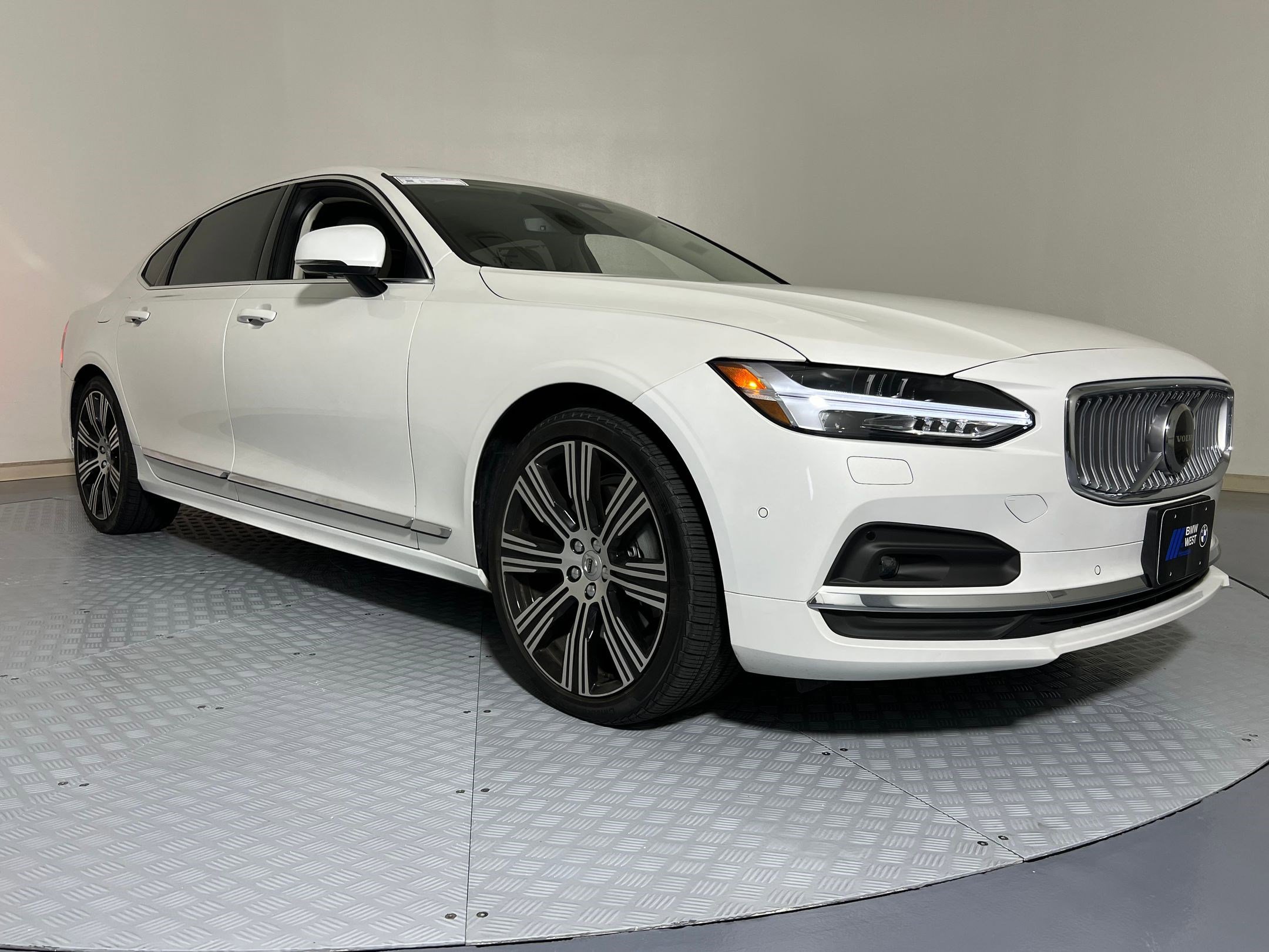 Used 2025 Volvo S90 B6 Plus image 7