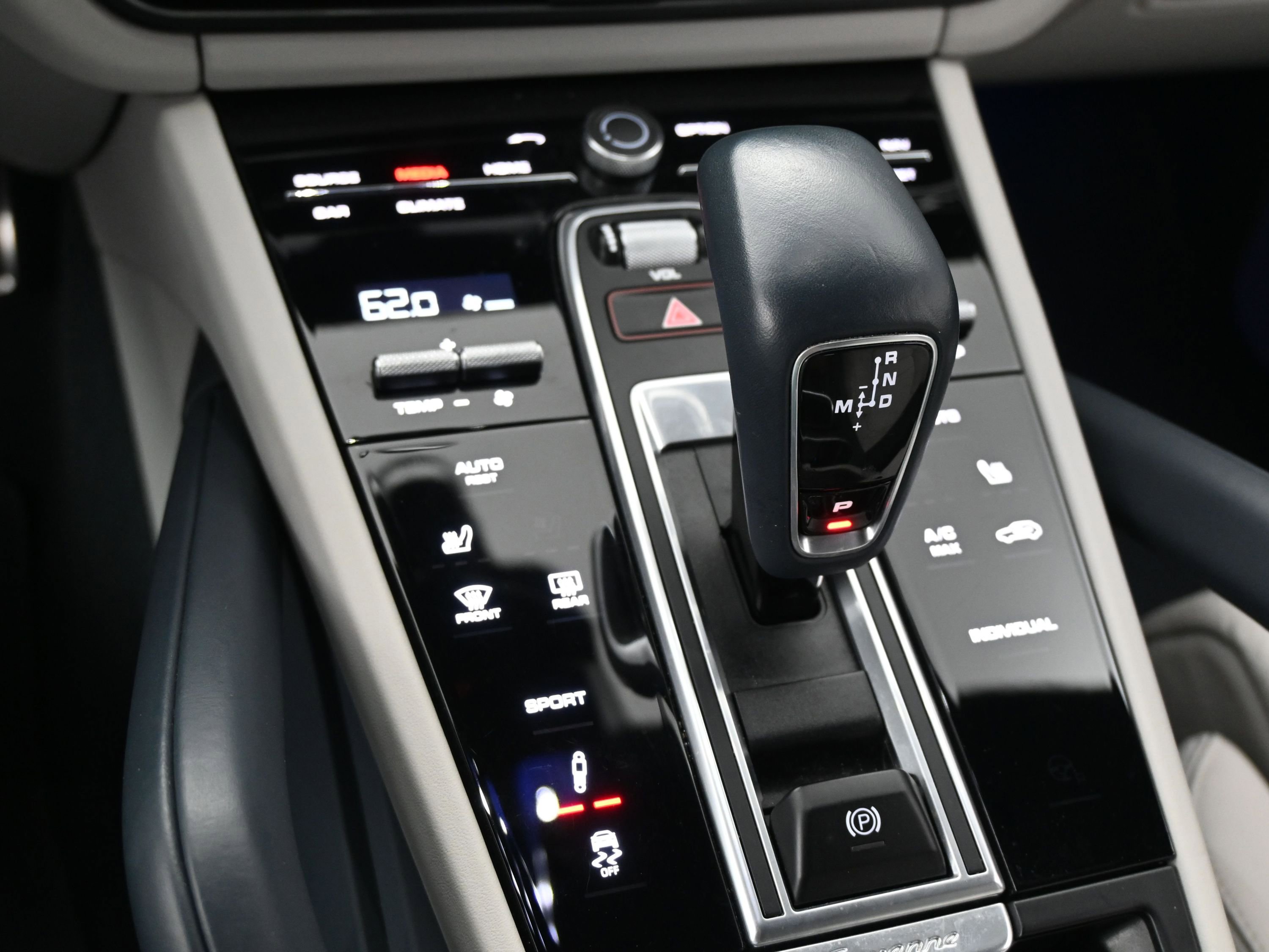 Certified 2022 Porsche Cayenne S image 14