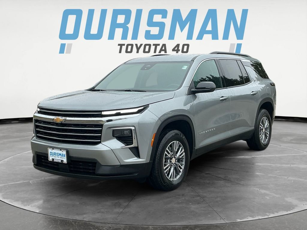 Used 2026 Chevrolet Traverse LT FWD image 3