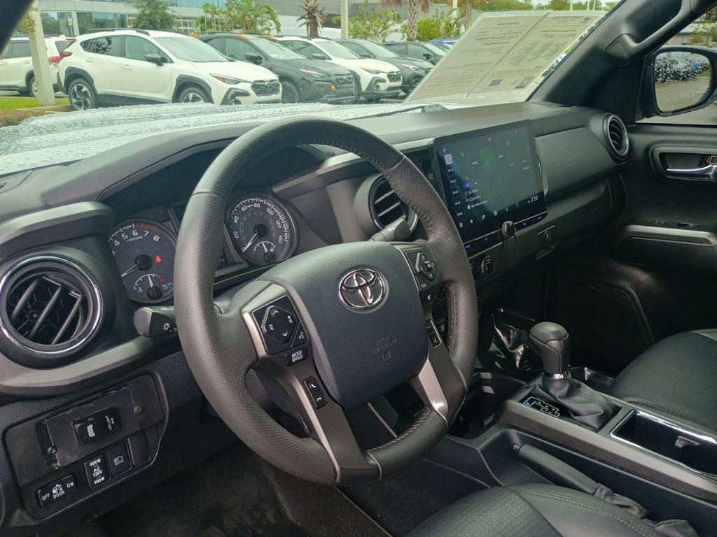 Used 2019 Toyota Tacoma TRD Sport w/ TRD Premium Sport Package AWD/4WD image 12