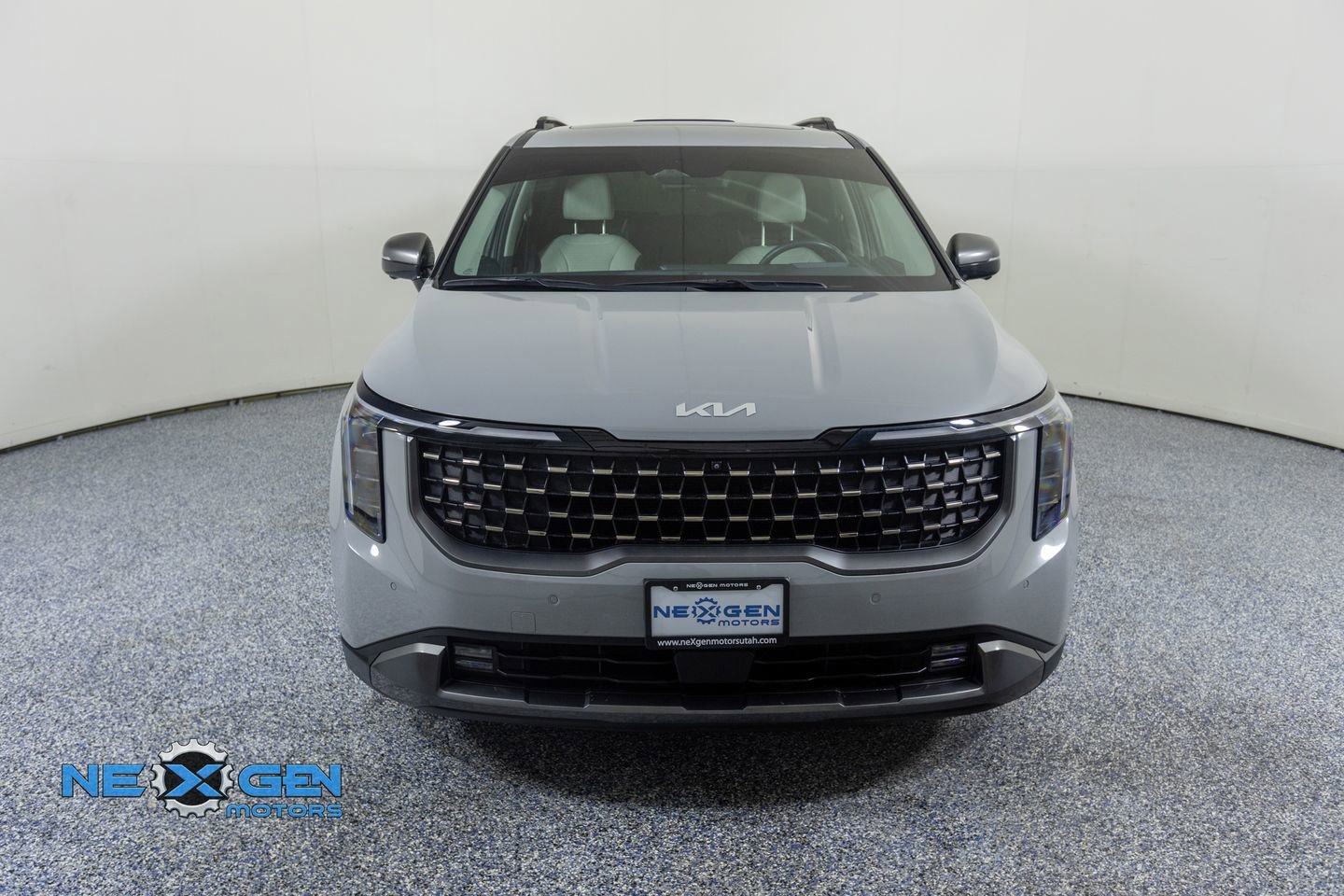 Used 2025 Kia Carnival SX Prestige FWD image 2
