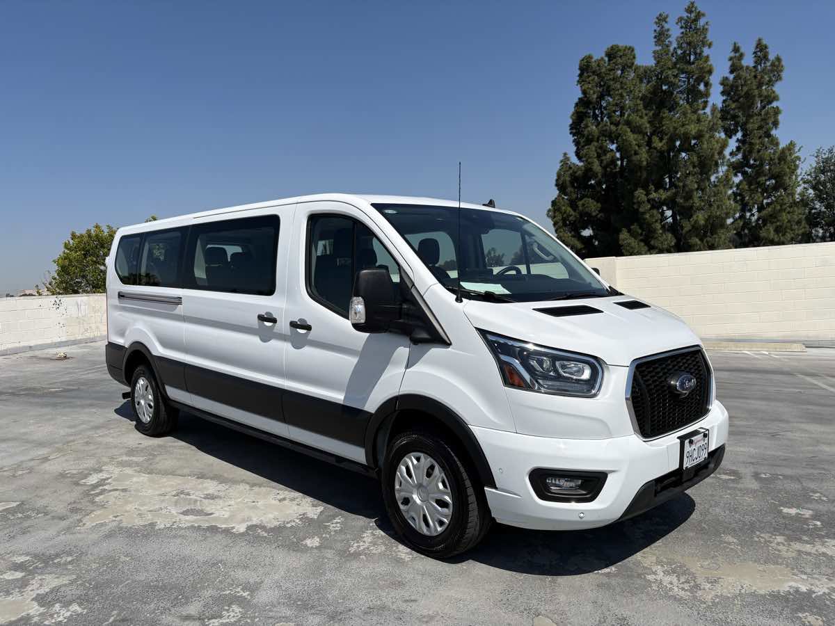 Used 2023 Ford Transit 350 XLT RWD image 27