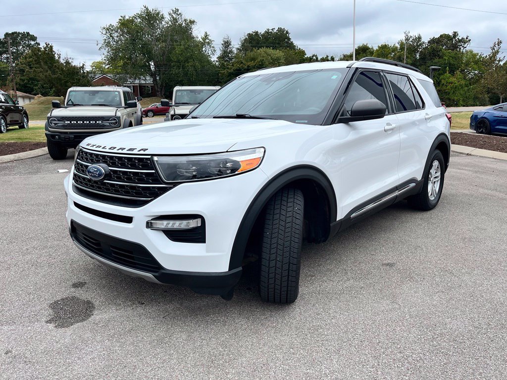 Used 2021 Ford Explorer XLT w/ Equipment Group 202A RWD image 3