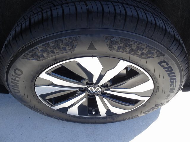 Used 2025 Volkswagen Atlas Cross Sport SE image 10