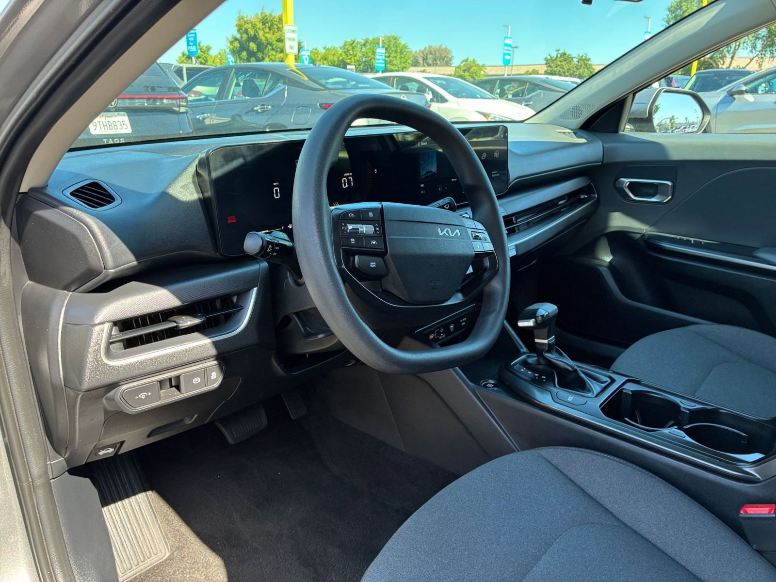 Used 2025 Kia K4 FWD image 33