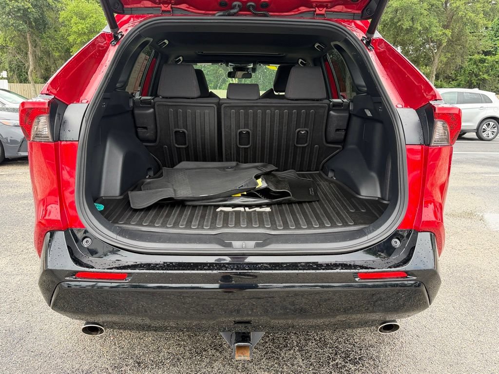 Used 2021 Toyota RAV4 SE w/ Weather & Moonroof Package AWD/4WD image 14