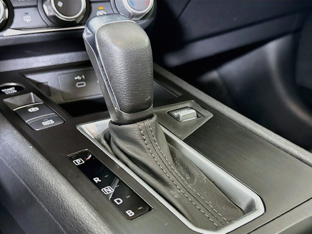 Certified 2025 Nissan Kicks SV FWD image 10