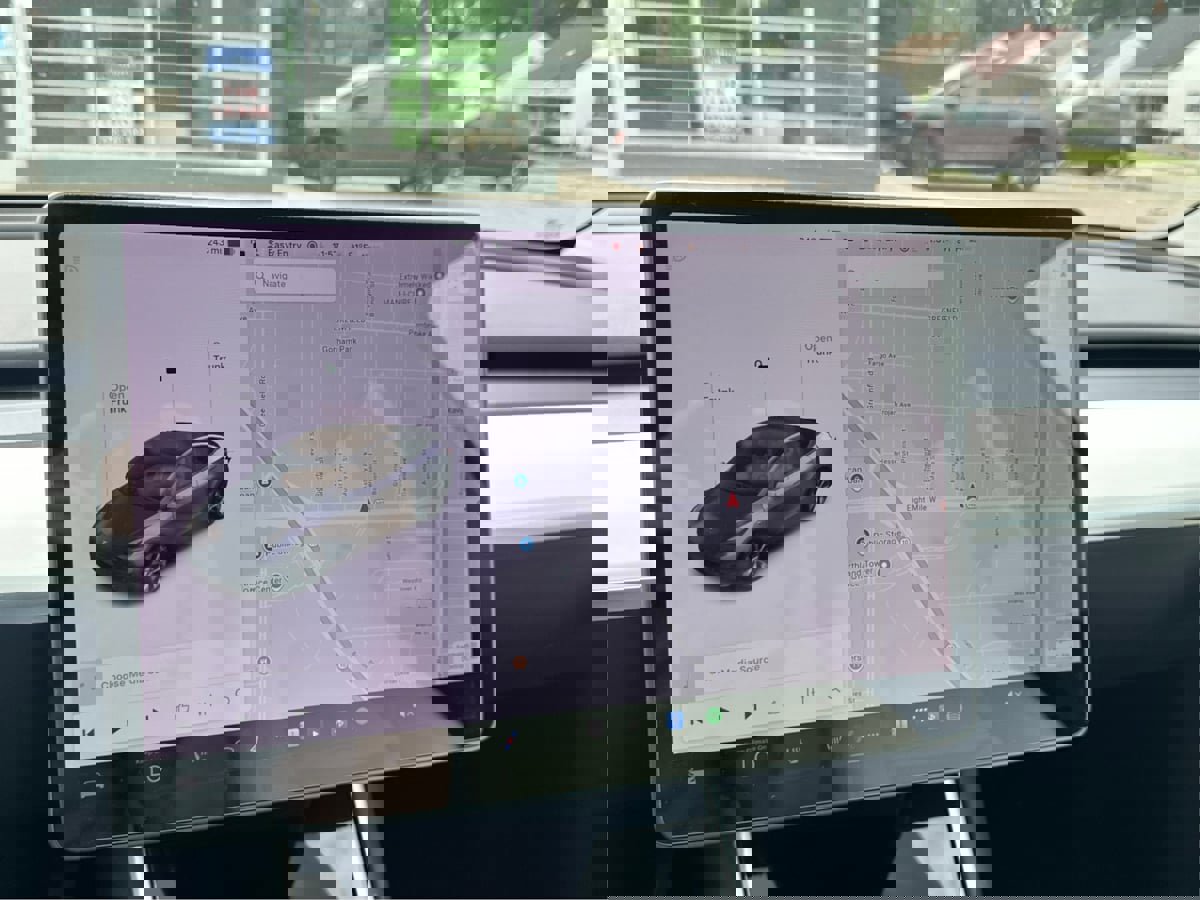 Used 2020 Tesla Model Y Long Range image 35