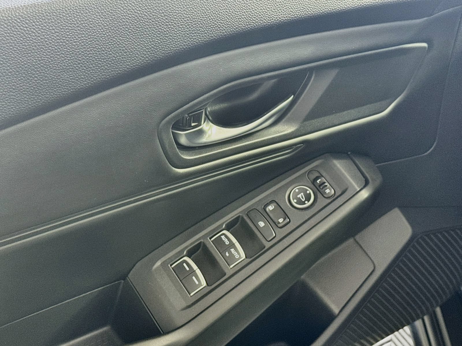 Used 2024 Honda Accord EX image 12