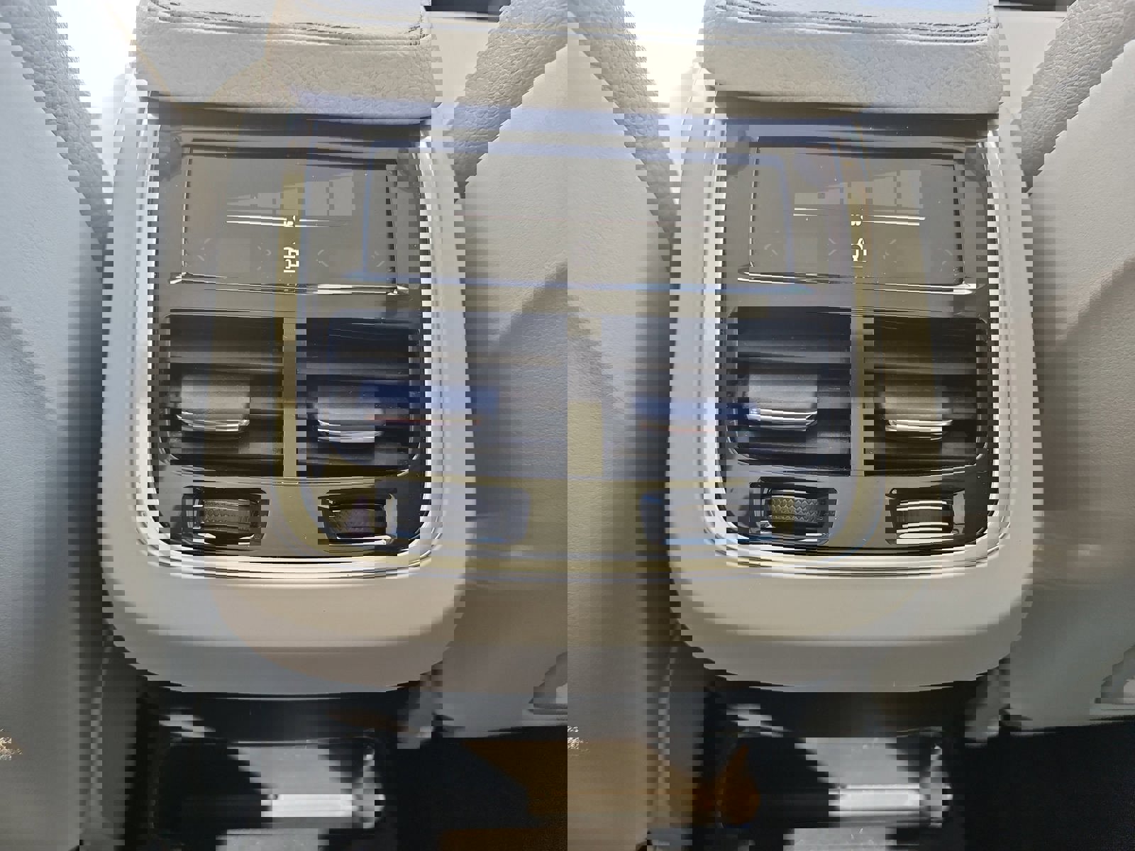 Used 2021 Volvo XC90 T6 Momentum image 19