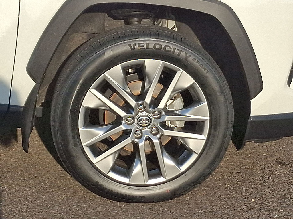 Certified 2022 Toyota RAV4 XLE Premium AWD/4WD image 35