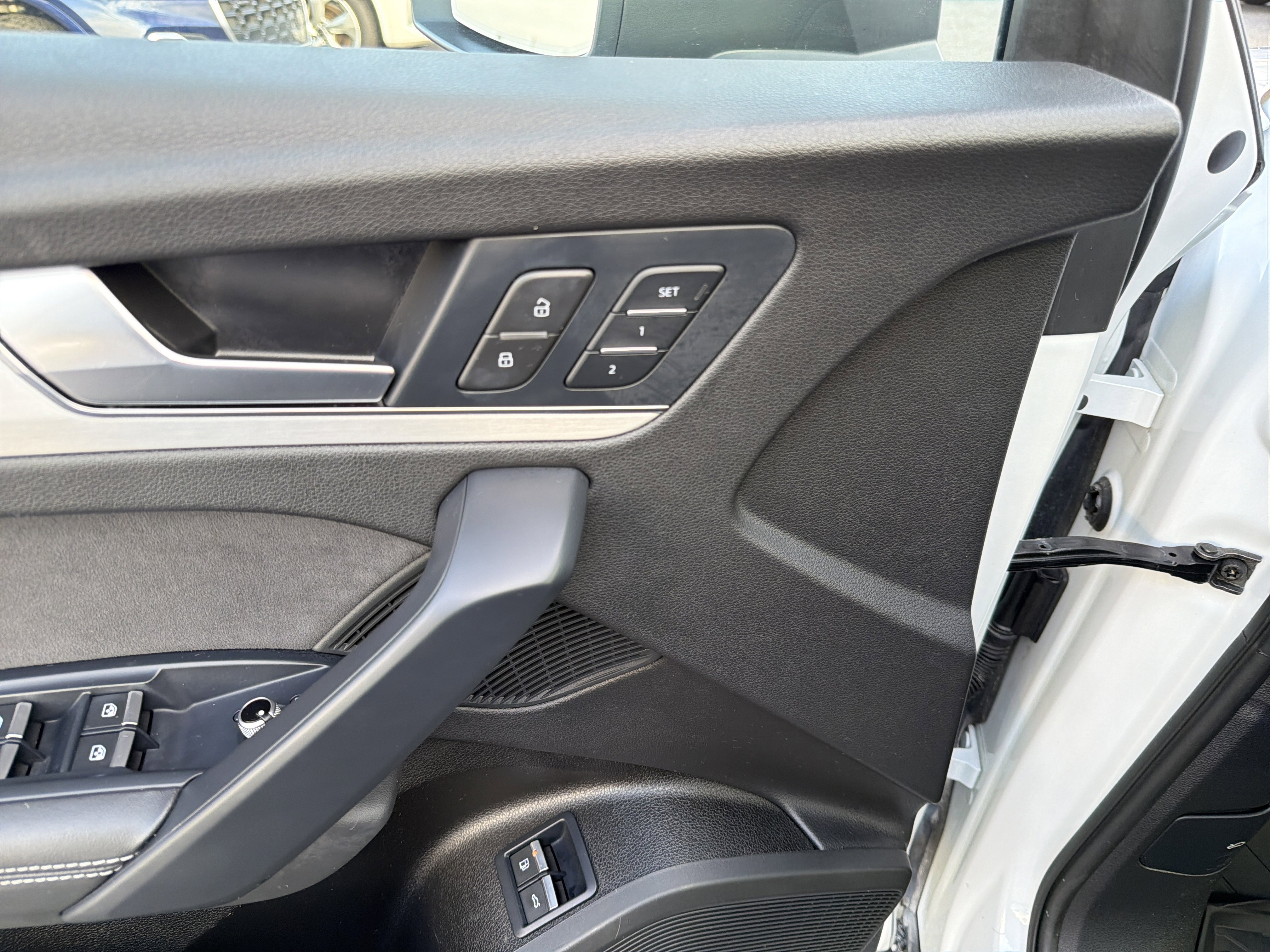 Certified 2024 Audi Q5 e Prestige AWD/4WD image 8