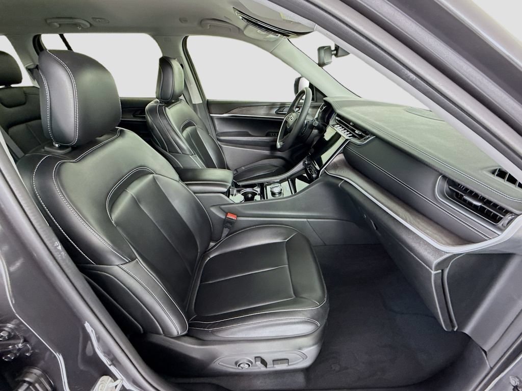 Used 2023 Jeep Grand Cherokee Limited RWD image 20
