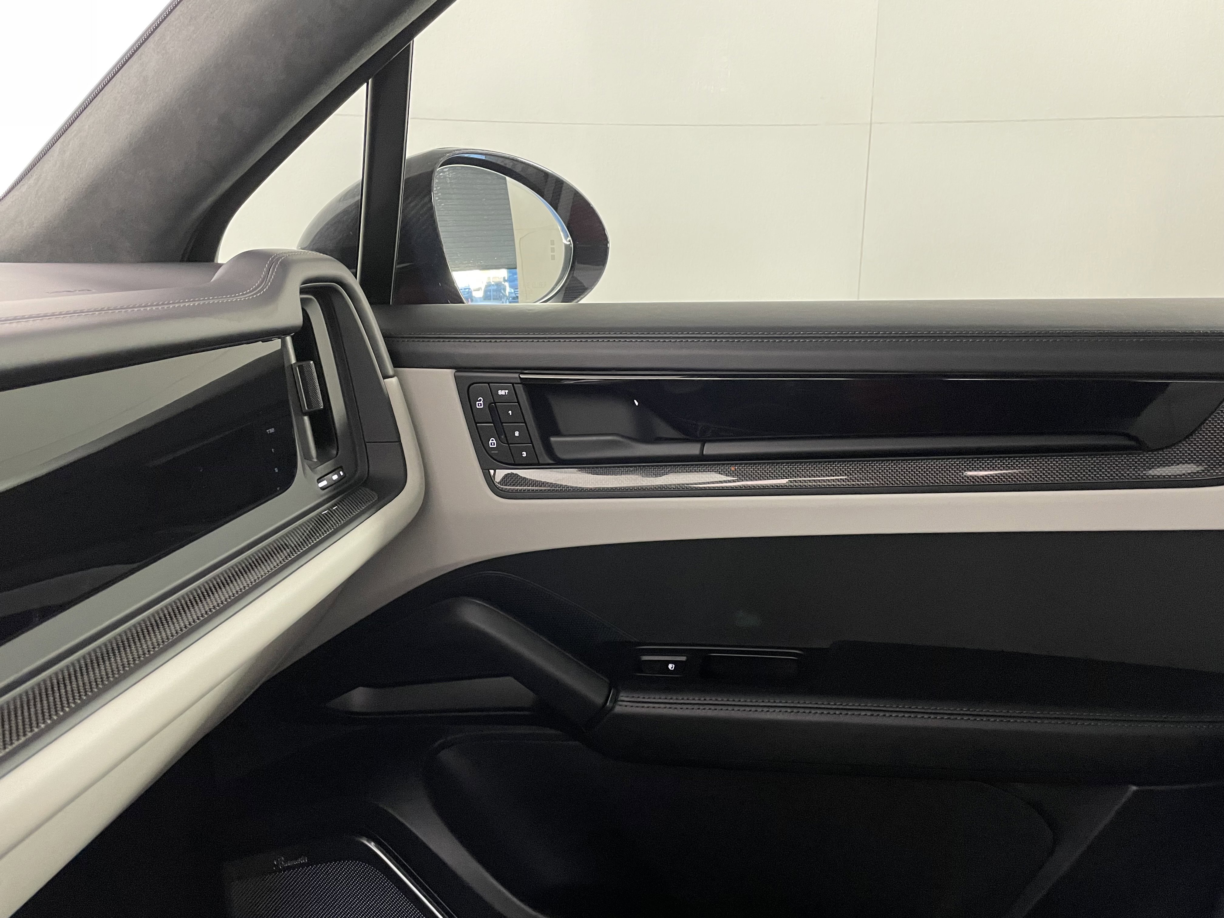 Used 2025 Porsche Cayenne GTS image 14