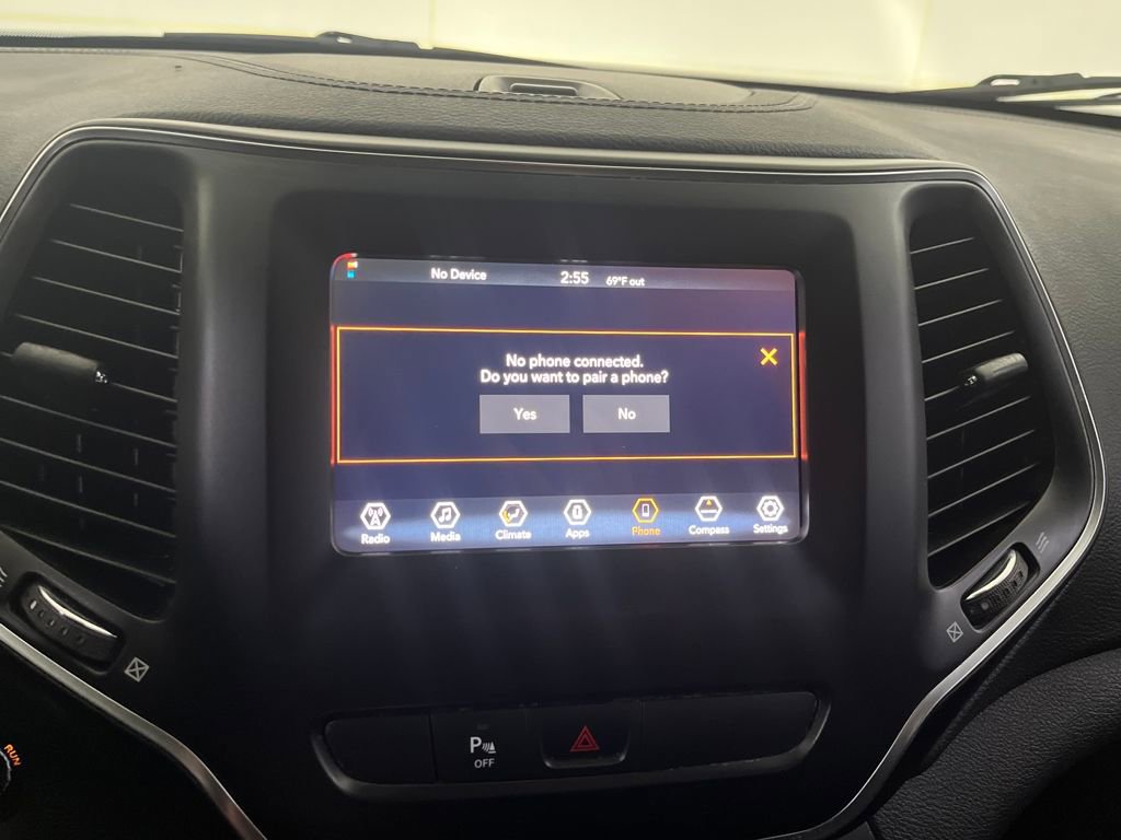 Used 2019 Jeep Cherokee Latitude Plus image 72