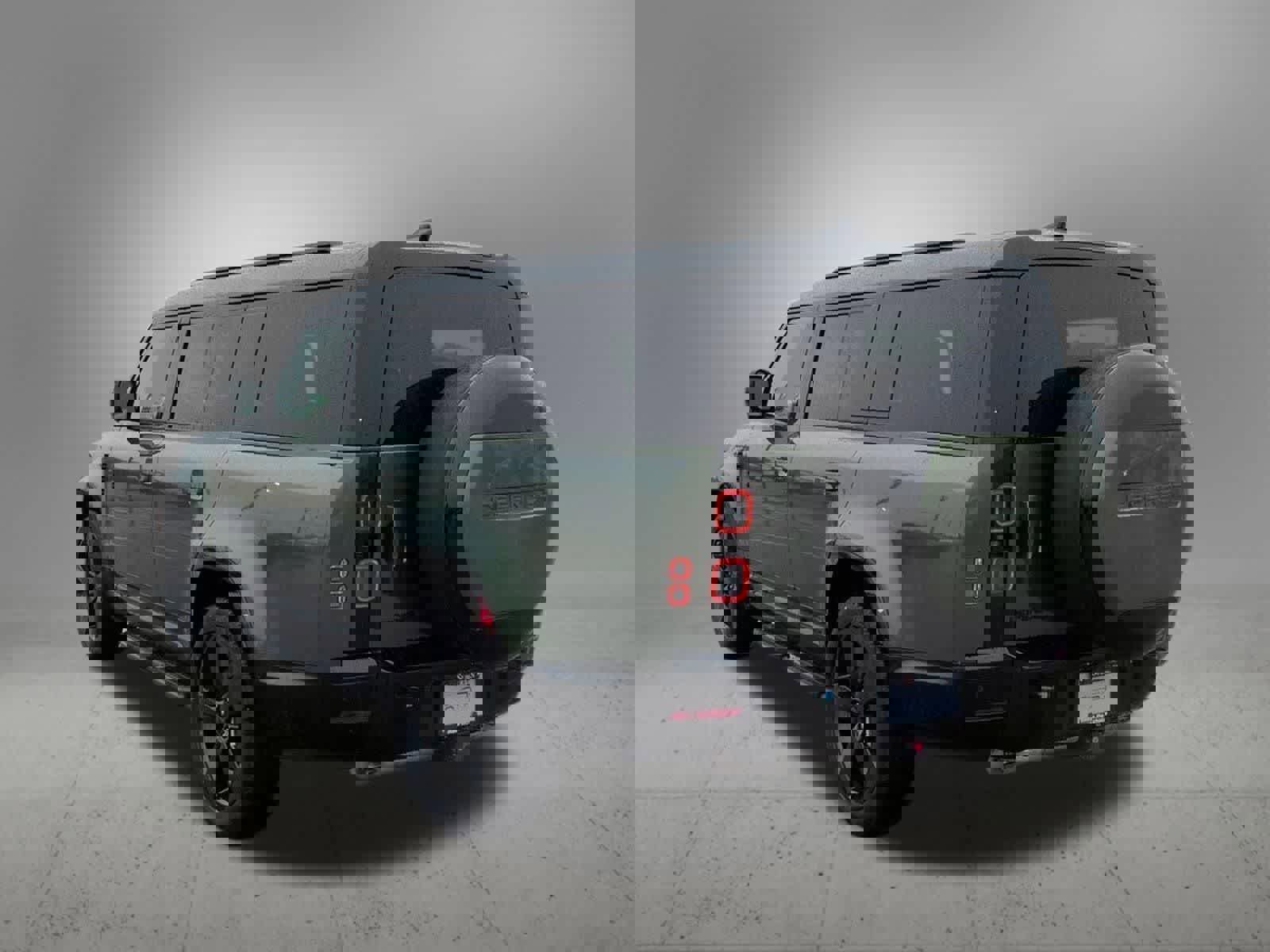 New 2026 Land Rover Defender 130 X-Dynamic SE image 4