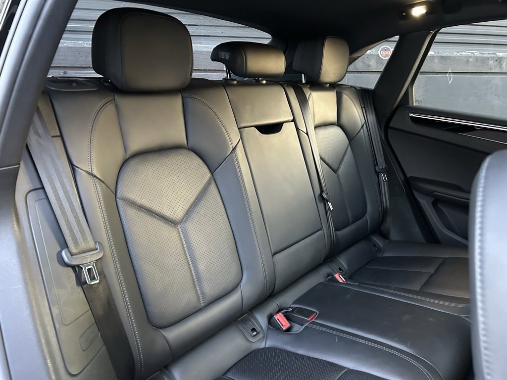 Certified 2020 Porsche Macan S image 23