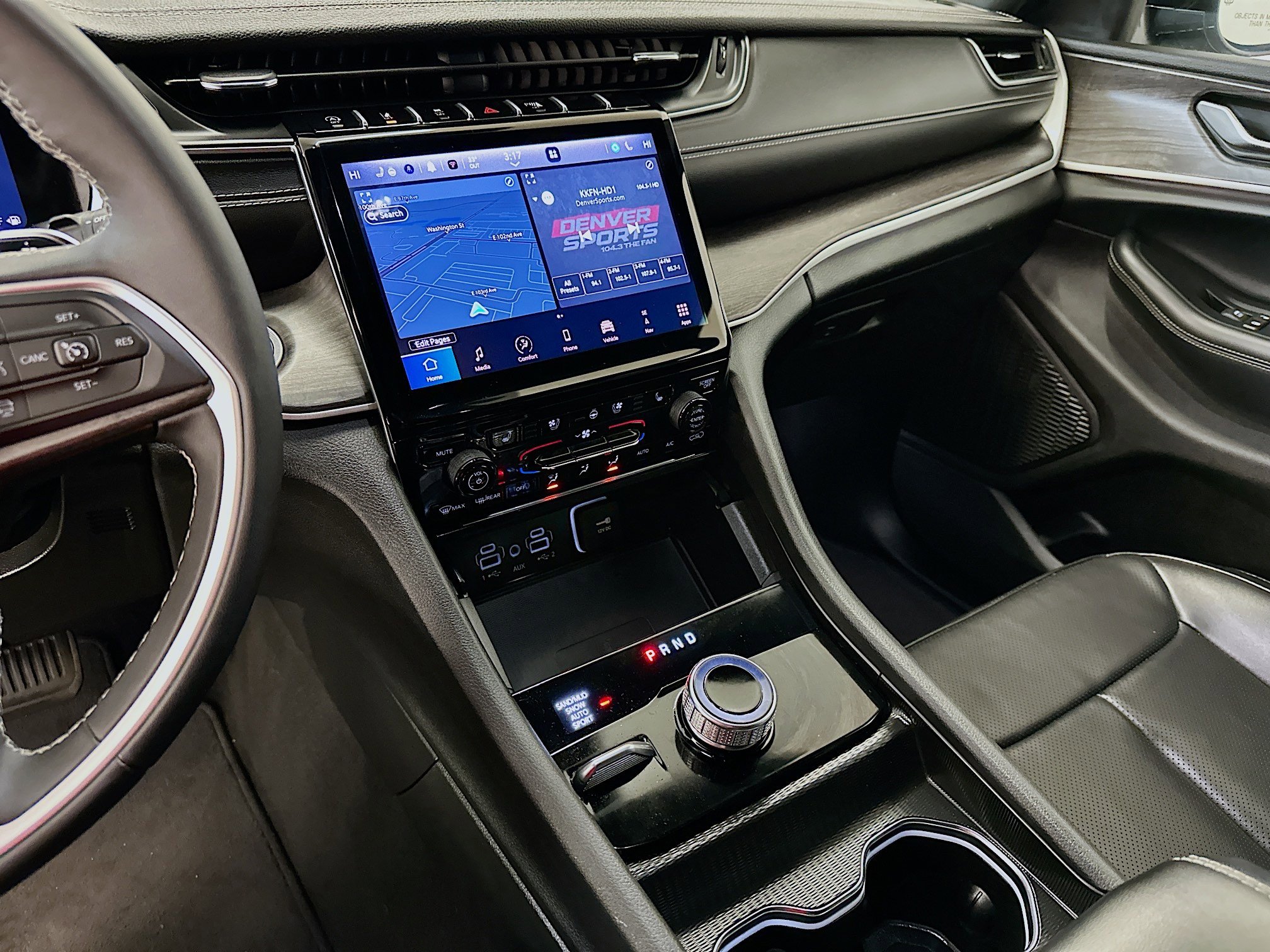 Used 2024 Jeep Grand Cherokee L Limited w/ Luxury Tech Group II image 26