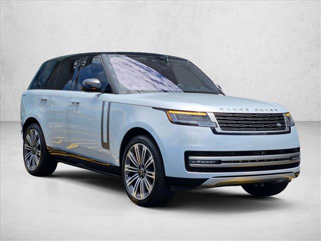 Used 2023 Land Rover Range Rover SE AWD/4WD image 3
