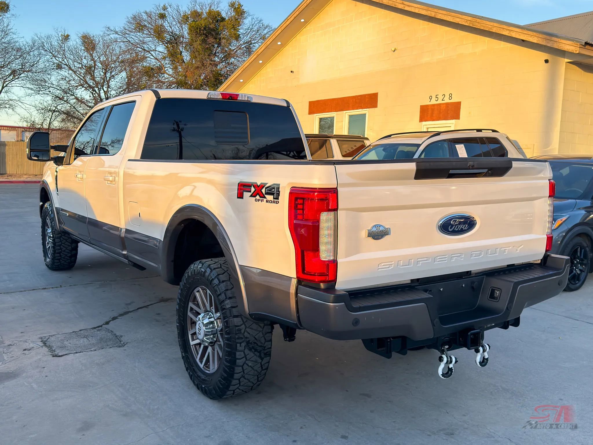 Used 2019 Ford F350 King Ranch w/ King Ranch Ultimate Package image 4