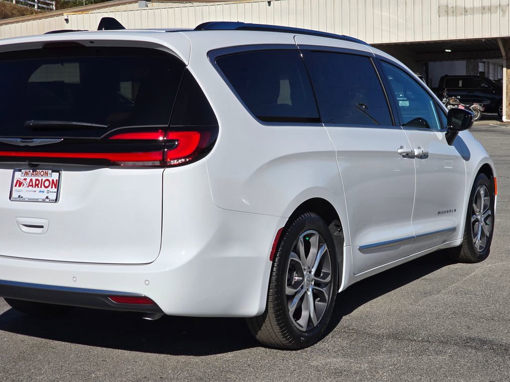 New 2026 Chrysler Pacifica Pinnacle image 40