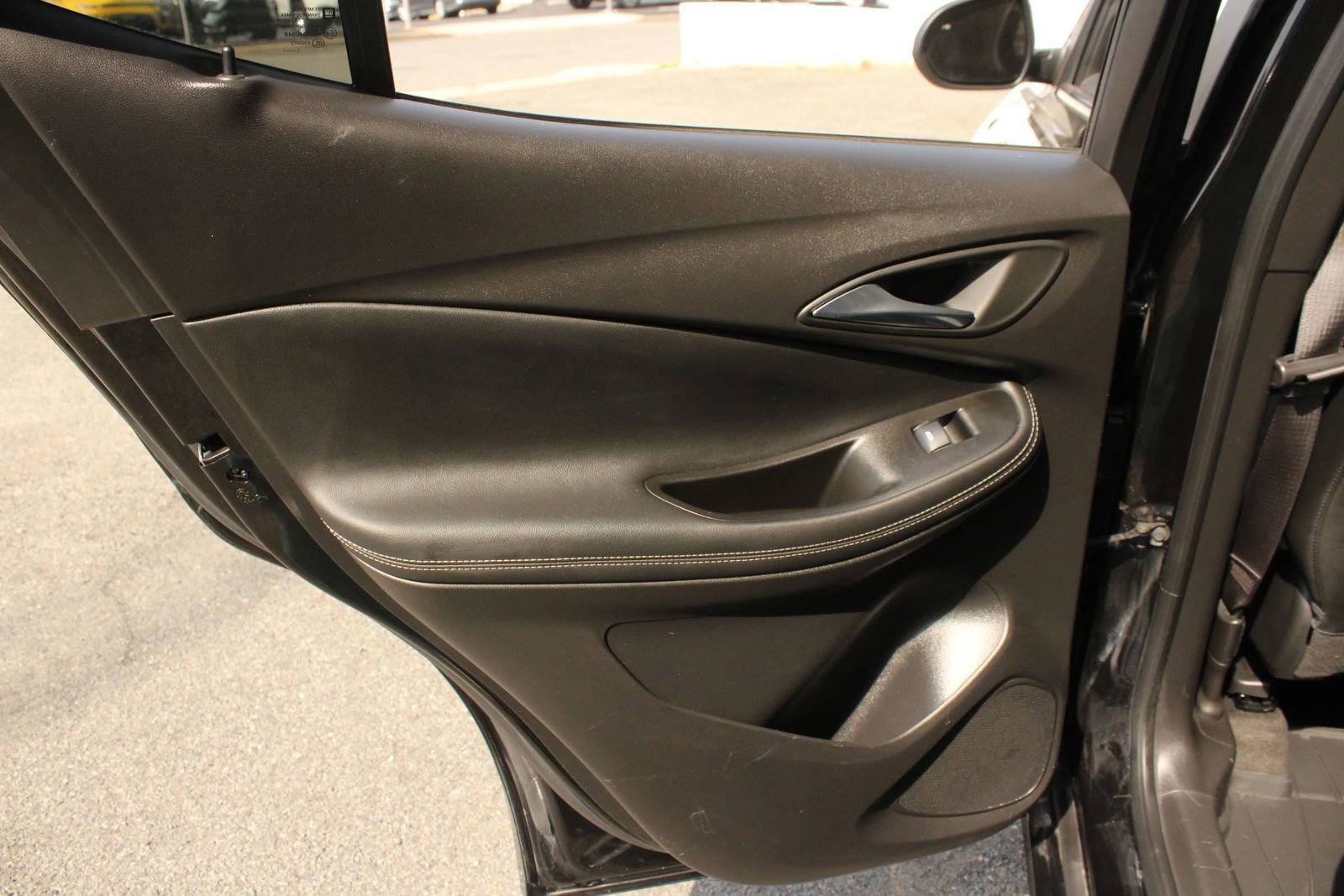 Used 2022 Buick Encore GX Select w/ Sport Touring Package AWD/4WD image 17