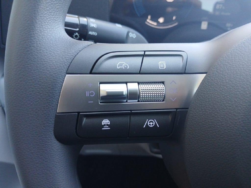 New 2027 Hyundai Kona SE FWD image 16