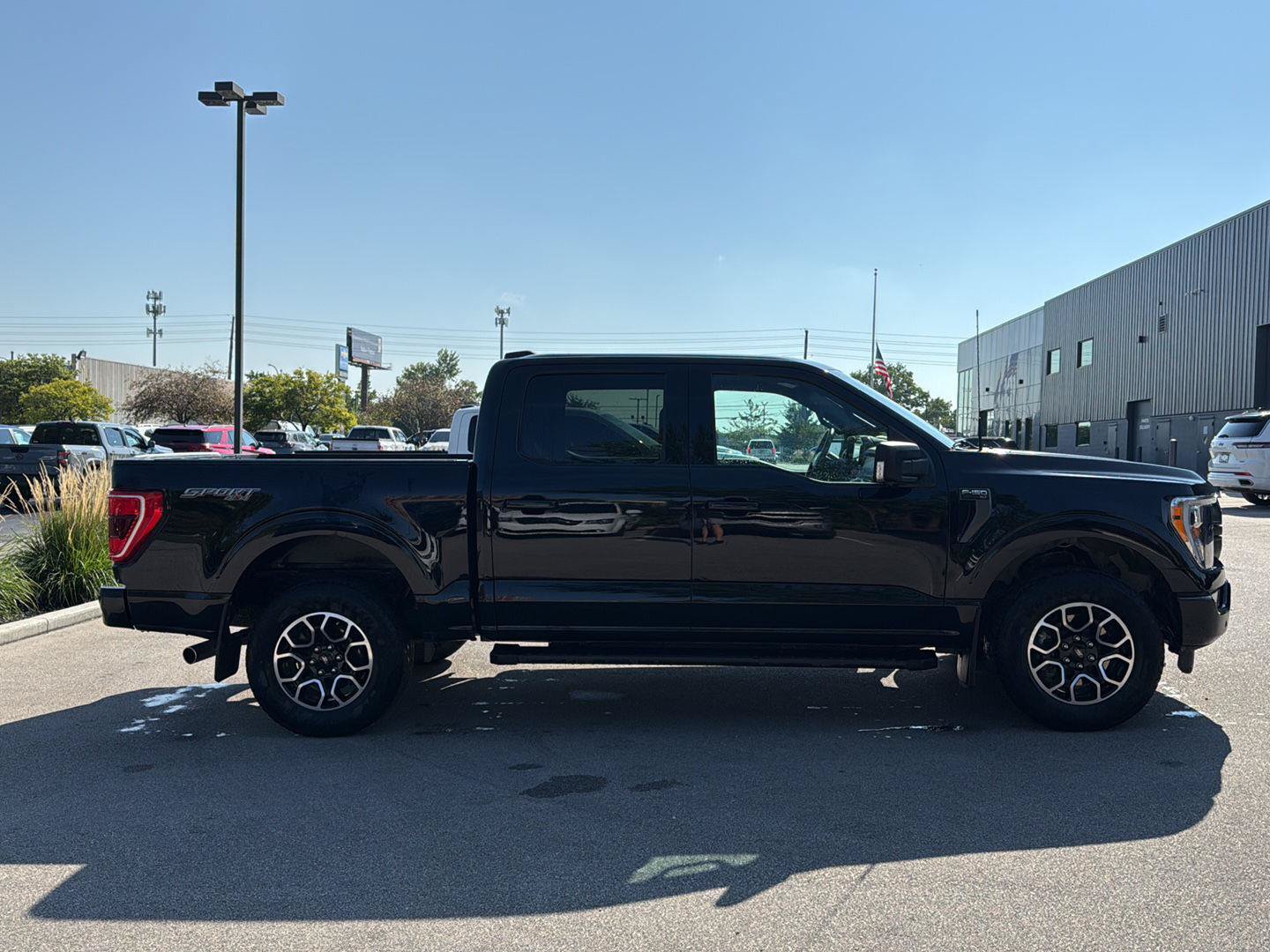 Used 2023 Ford F150 XLT AWD/4WD image 2
