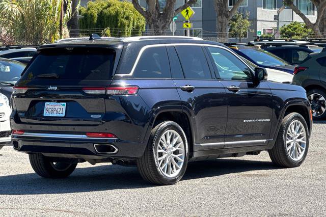 Used 2022 Jeep Grand Cherokee Summit w/ Advanced Protech Group IV AWD/4WD image 3