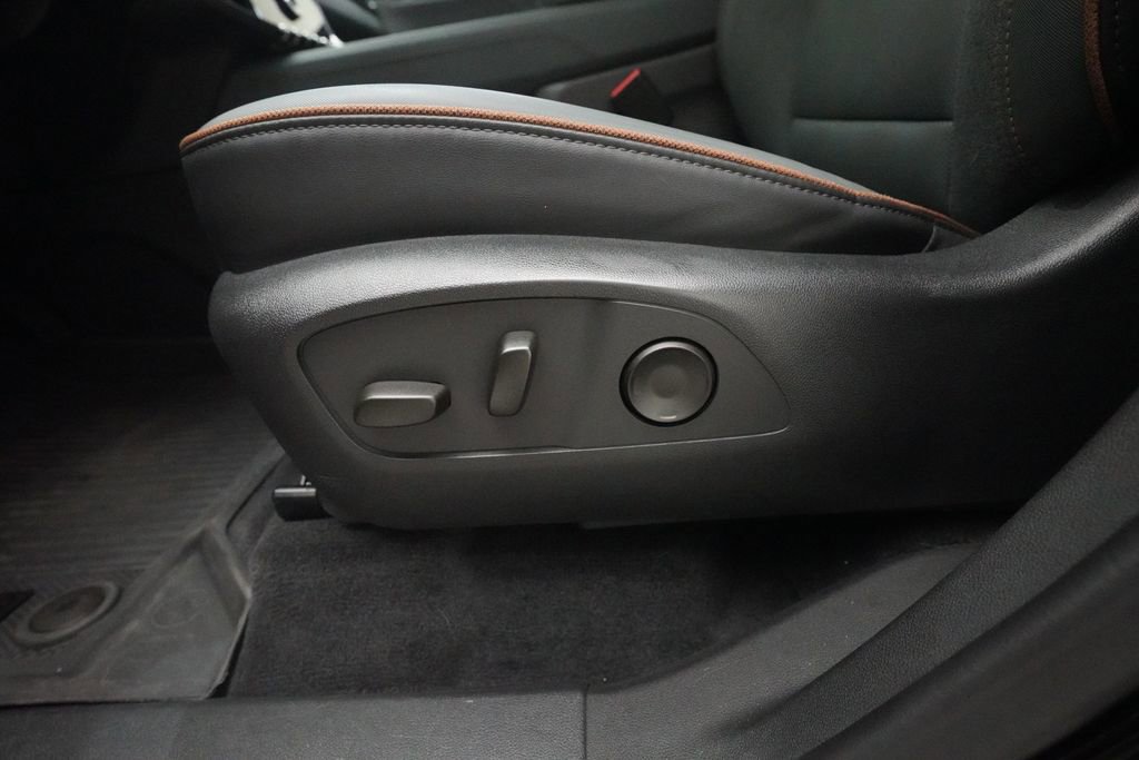Used 2024 GMC Acadia AT4 w/ Luxury Package AWD/4WD image 30