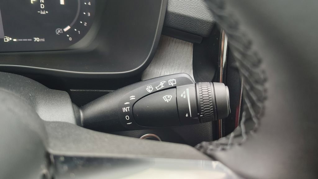 New 2026 Volvo XC40 B5 Plus w/ Climate Package image 17