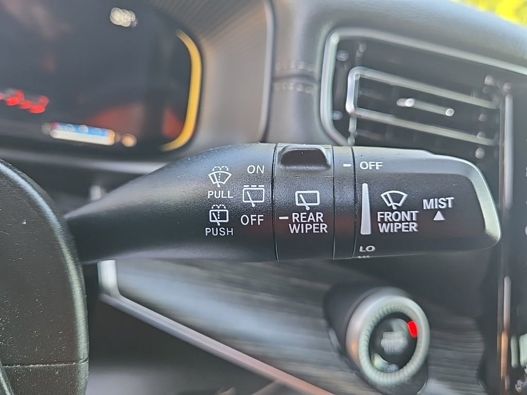 Used 2024 Jeep Wagoneer L Series II w/ Flexible Seating Group image 18