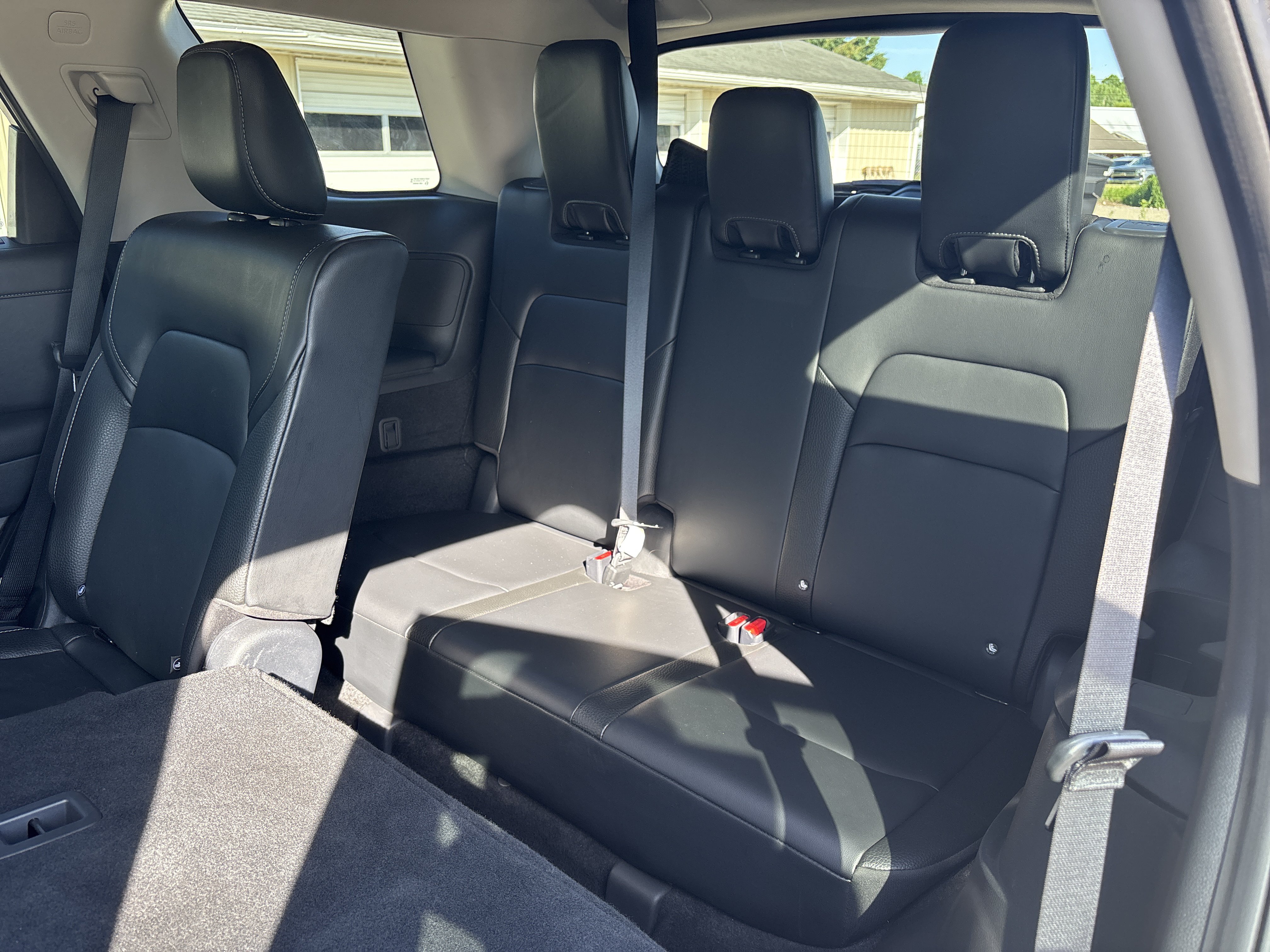 Used 2023 Nissan Pathfinder SL w/ Black Appearance Package AWD/4WD image 33