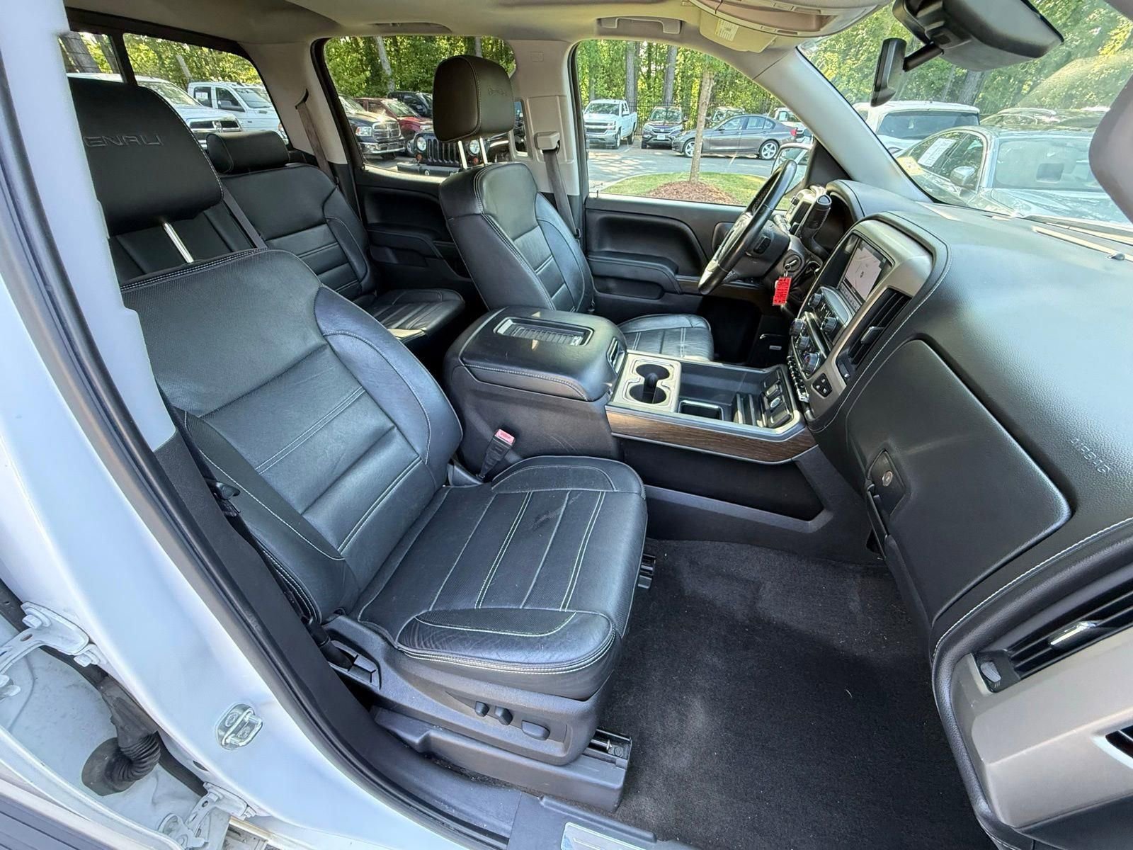 Used 2017 GMC Sierra 1500 Denali w/ Denali Ultimate Package AWD/4WD image 31