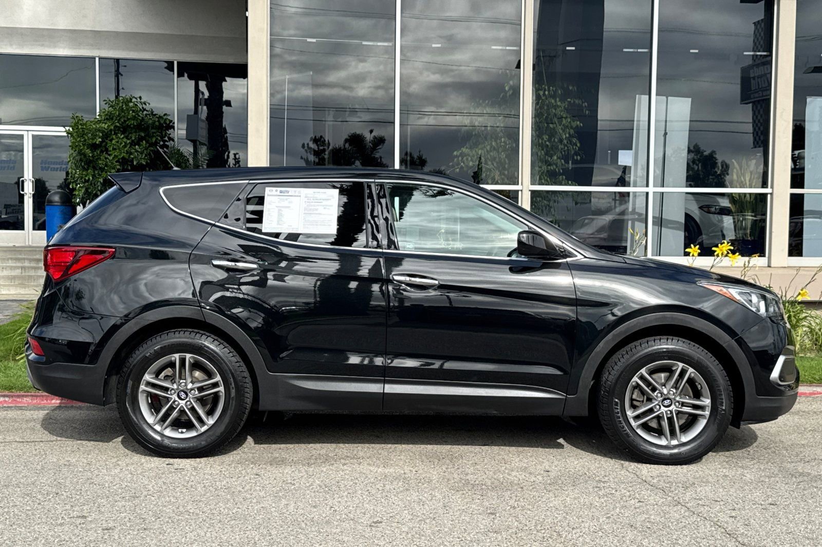 Used 2018 Hyundai Santa Fe Sport AWD/4WD image 3