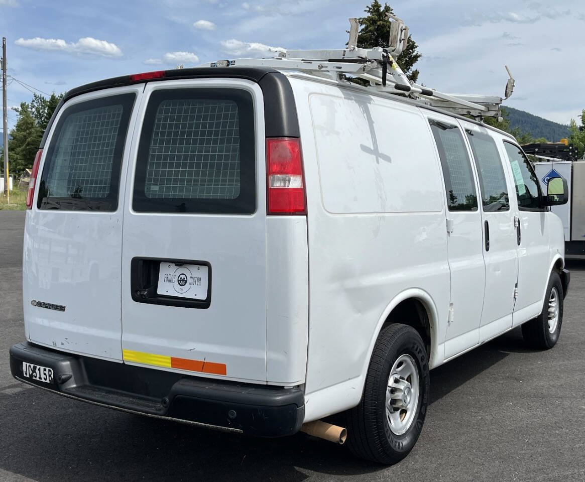 Used 2017 Chevrolet Express 2500 RWD image 5