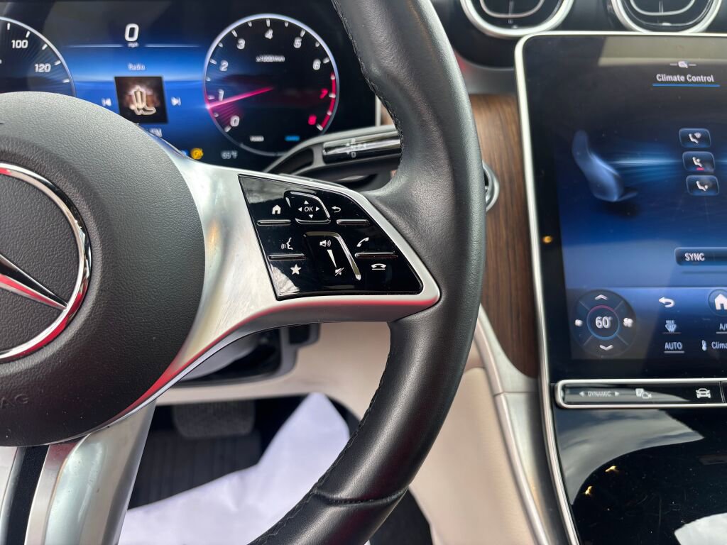 Used 2024 Mercedes-Benz GLC 300 4MATIC image 10