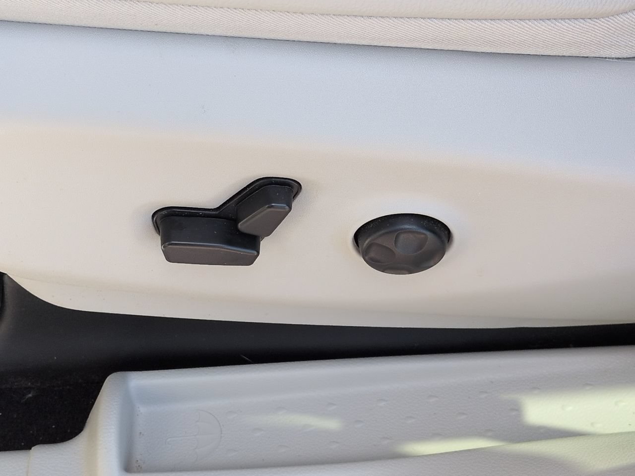 Used 2021 Chrysler Pacifica Touring-L w/ Premium & Safety Sphere Group FWD image 20