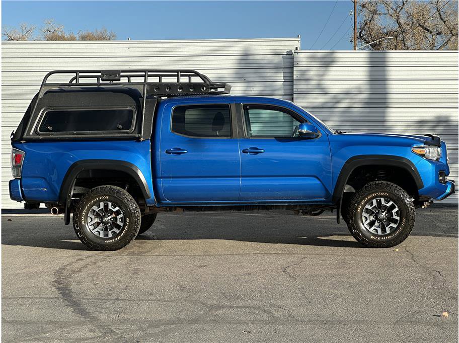 Used 2017 Toyota Tacoma TRD Off-Road image 9