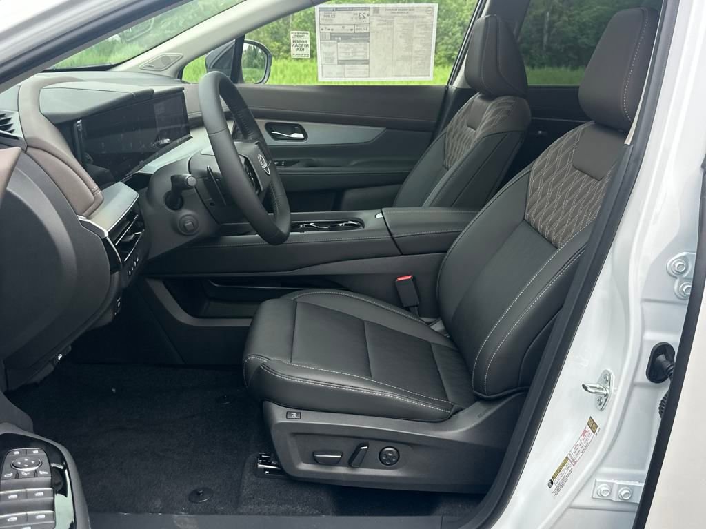 New 2025 Nissan Murano Platinum image 9