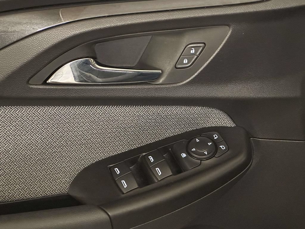 Certified 2022 Chevrolet TrailBlazer LT w/ Convenience Package FWD image 13