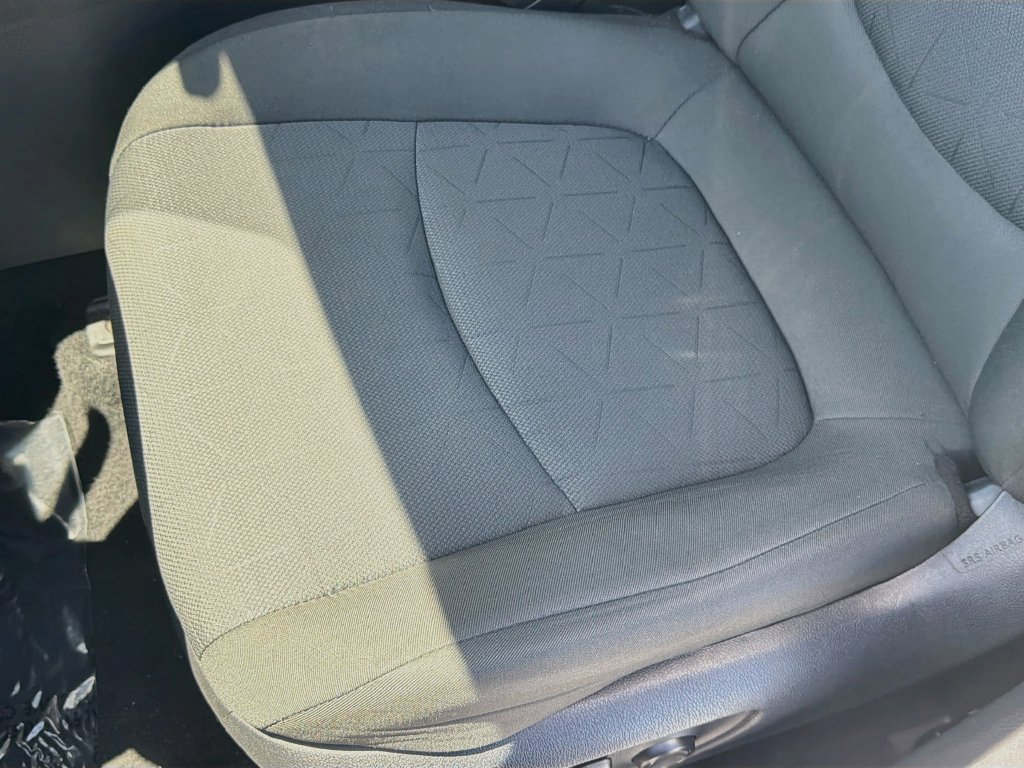 Used 2025 Toyota RAV4 XLE FWD image 17