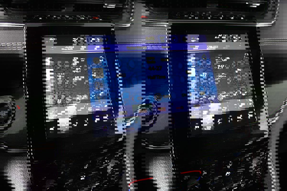 Used 2022 Jeep Grand Cherokee Altitude image 19